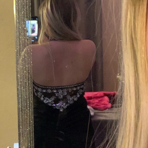 Black prom dress - Picture 2 of 5